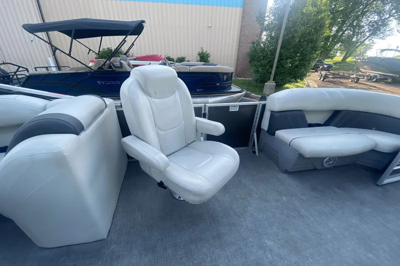 Slide: The Image of Sylvan Mirage 8520 LZ 2021 - 22