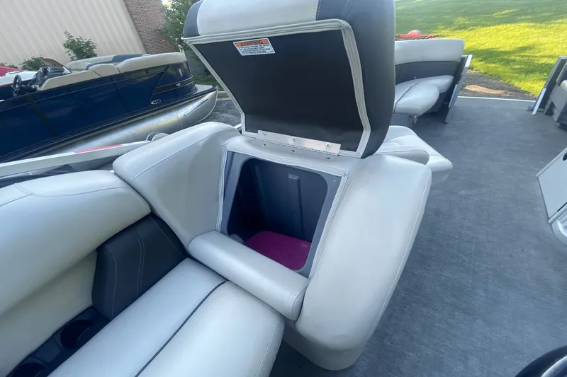 Slide: The Image of Sylvan Mirage 8520 LZ 2021 - 27