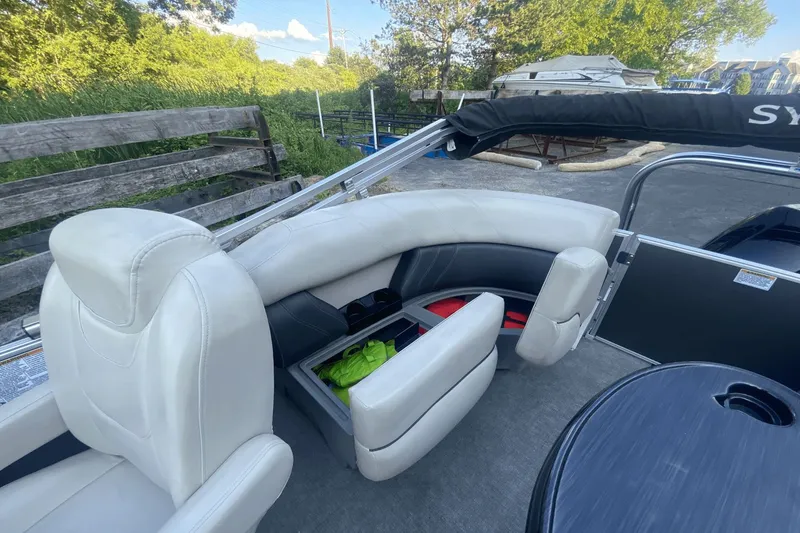 Slide: The Image of Sylvan Mirage 8520 LZ 2021 - 28