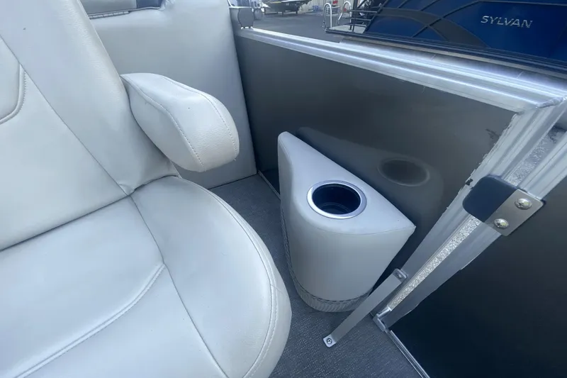 Slide: The Image of Sylvan Mirage 8520 LZ 2021 - 29