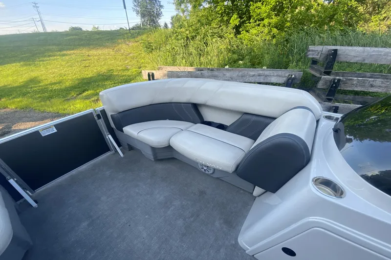 Slide: The Image of Sylvan Mirage 8520 LZ 2021 - 31