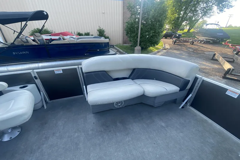 Slide: The Image of Sylvan Mirage 8520 LZ 2021 - 32