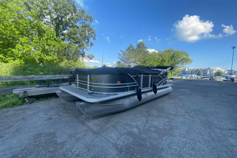 Slide: The Image of Sylvan Mirage 8520 LZ 2021 - 4