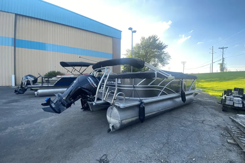 Slide: The Image of Sylvan Mirage 8520 LZ 2021 - 5