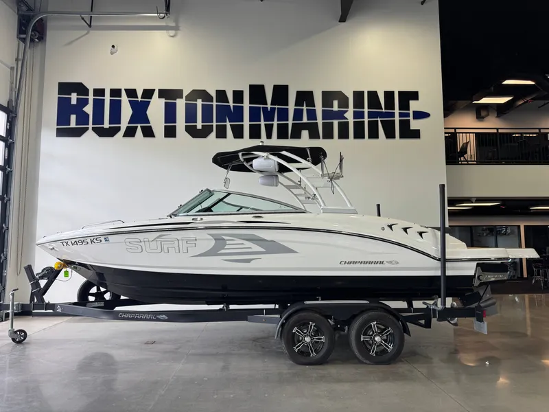 Slide: The Image of Chaparral 23 Surf 2023 - 4