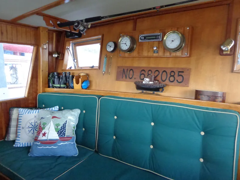 Slide: The Image of Electrical control panel of a 1984 Sundowner Tug Pilothouse boat. - 19