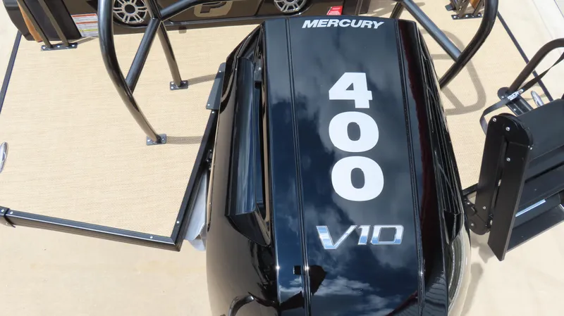 Slide: The Image of Mercury 400 V10 engine on 2025 Princecraft Vogue 27 RL boat deck. - 5