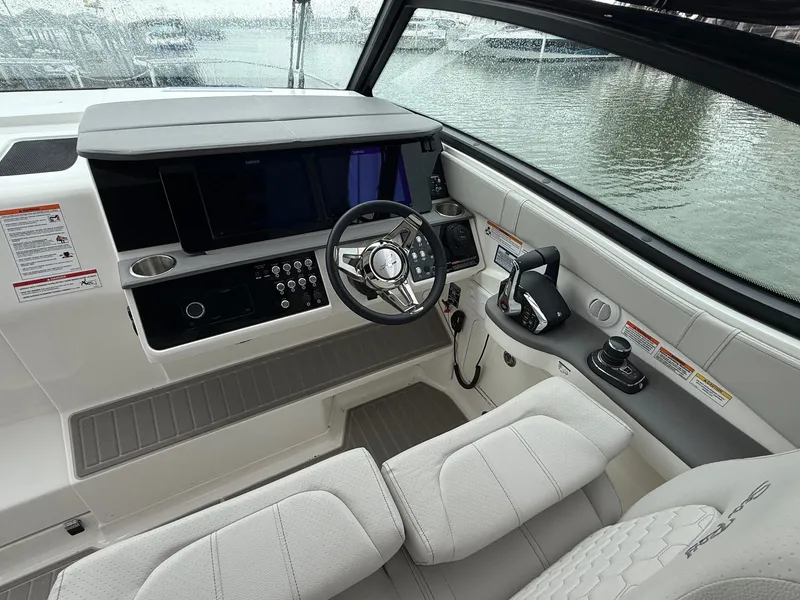 Slide: The Image of Sea Ray Sundancer 320 Outboard 2026 - 13