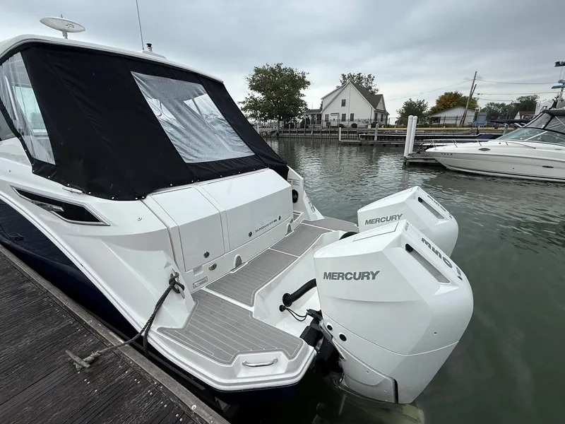 Slide: The Image of Sea Ray Sundancer 320 Outboard 2026 - 6