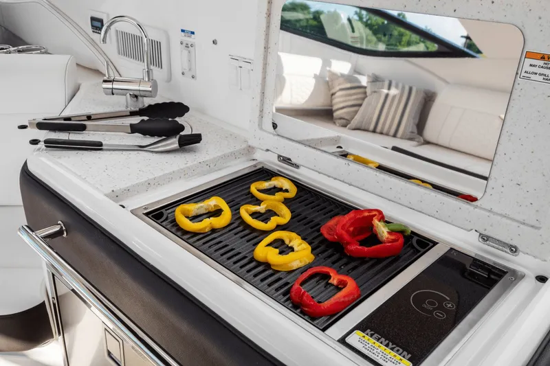 Slide: The Image of Sea Ray Sundancer 320 2026 - 67