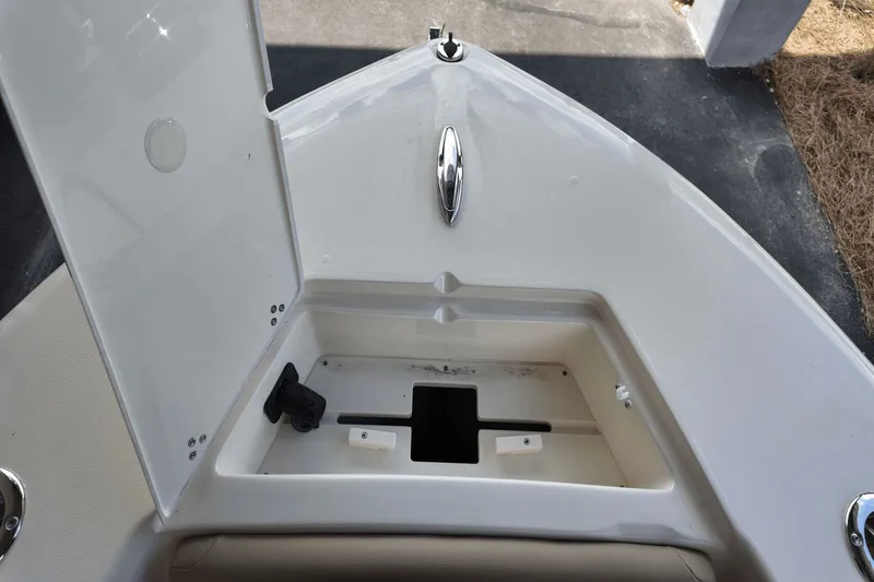 Slide: The Image of Scout 195 Sportfish 2026 - 27