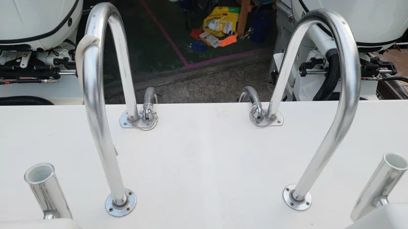 Slide: The Image of Stainless steel handrails on 2023 Twin Vee 260 CC GF boat deck. - 21