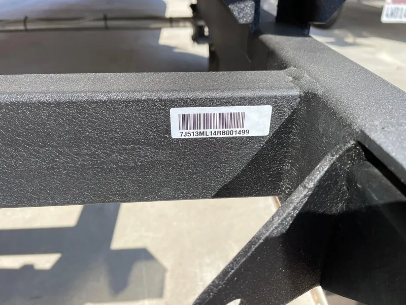 Slide: The Image of Sun Tracker Party Barge 18 DLX 2024 - 64