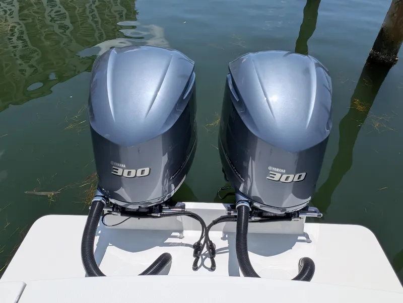 Slide: The Image of REGULATOR 28 - TWIN YAMAHA 300'S - 35