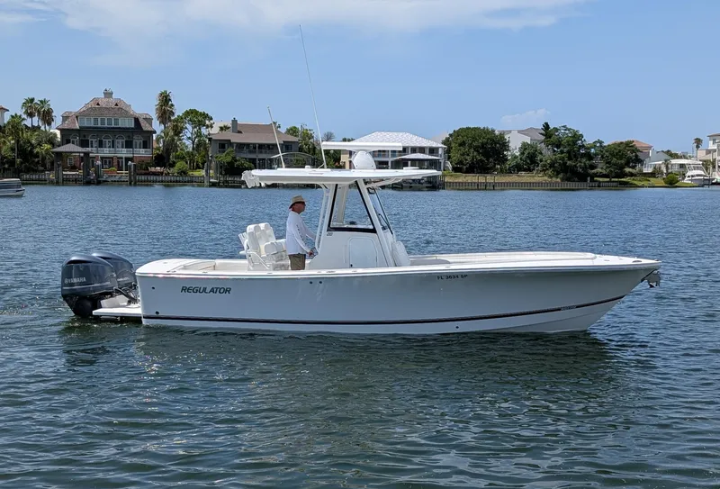 Slide: The Image of REGULATOR 28 IN WATER - STARBOARD SIDE - 7