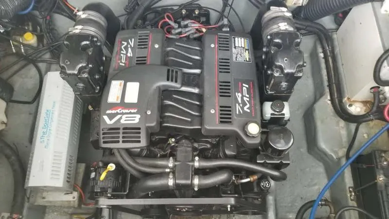 Slide: The Image of 1999 Sea Ray 270 boat engine, MerCruiser V8, 7.4L MPI, detailed view. - 6
