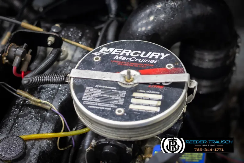Slide: The Image of Mercury MerCruiser engine component in a 2002 Tahoe Q3 I/O Mechanical Special boat. - 41
