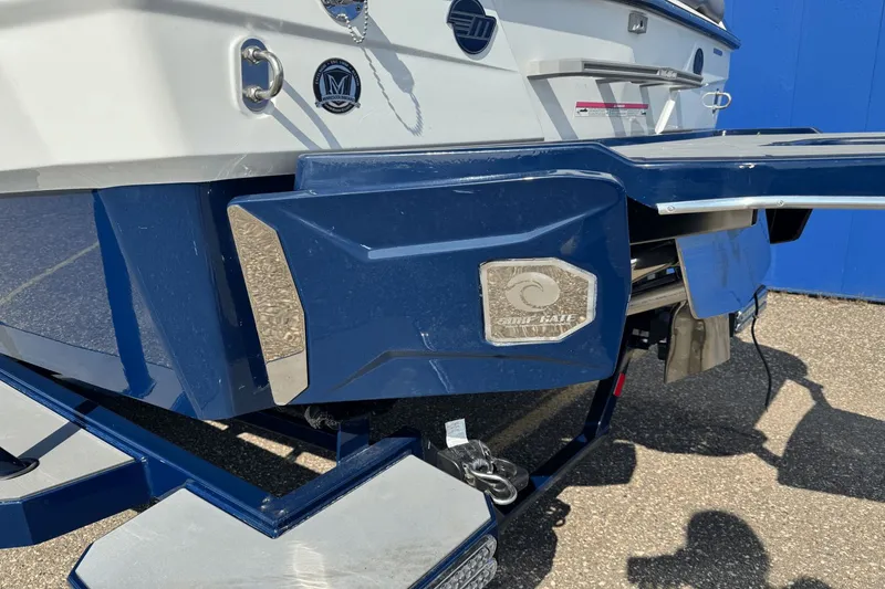 Slide: The Image of Malibu Wakesetter 25 LSV 2023 - 10