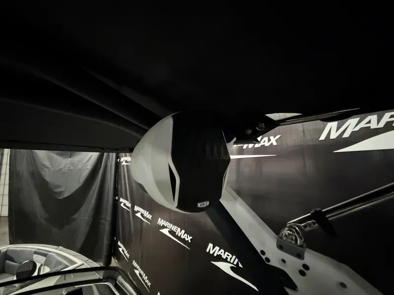 Slide: The Image of Malibu Wakesetter 25 LSV 2023 - 20