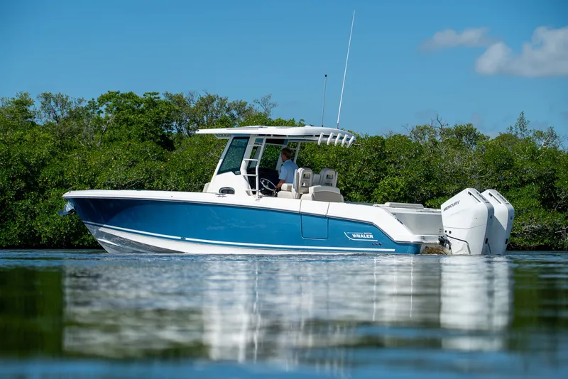 Slide: The Image of Boston Whaler 330 Outrage 2026 - 1