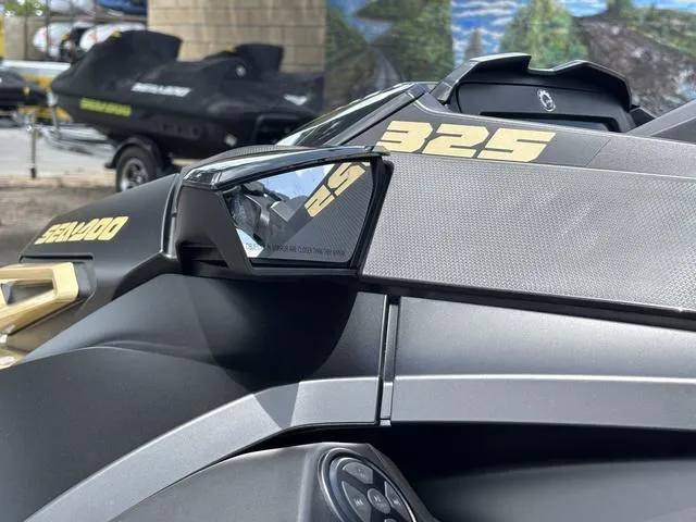 Slide: The Image of Sea-Doo RXT-X 2025 - 11