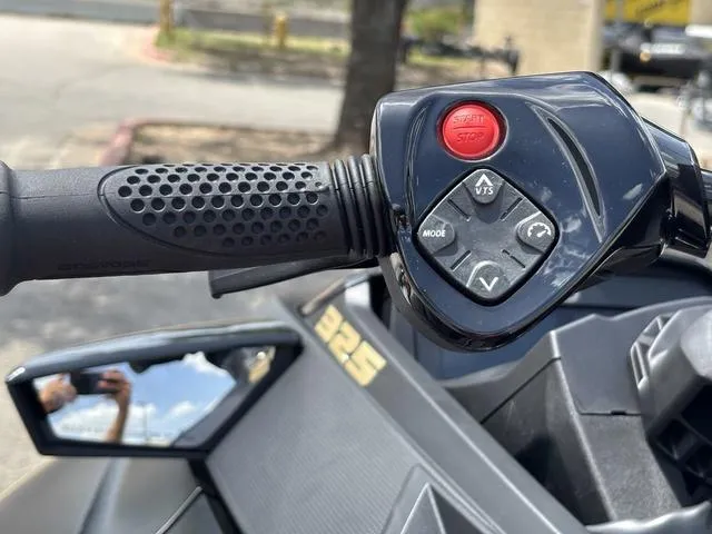 Slide: The Image of Sea-Doo RXT-X 2025 - 13