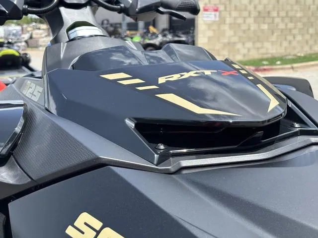 Slide: The Image of Sea-Doo RXT-X 2025 - 18