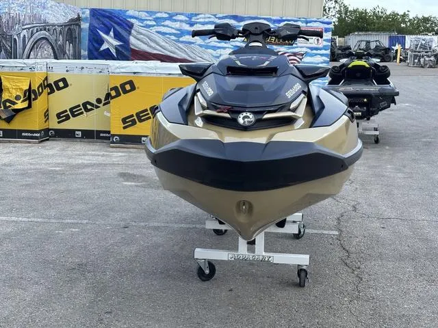 Slide: The Image of Sea-Doo RXT-X 2025 - 3