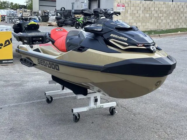 Slide: The Image of Sea-Doo RXT-X 2025 - 4