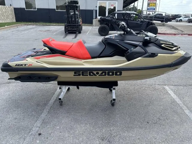 Slide: The Image of Sea-Doo RXT-X 2025 - 5