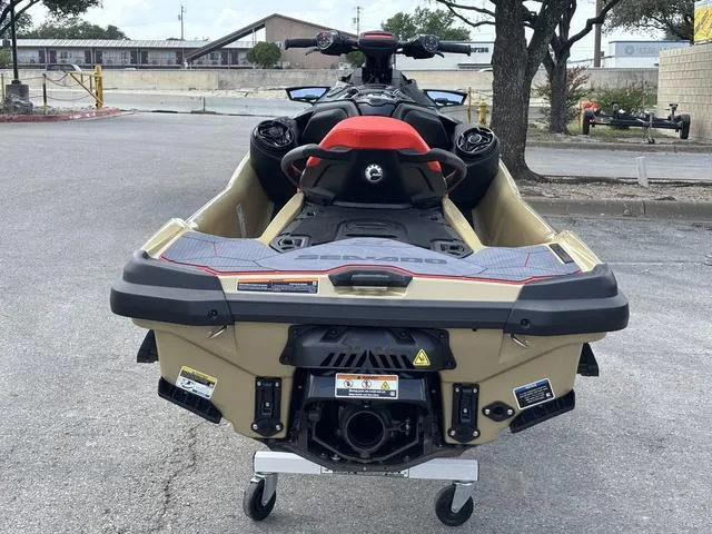 Slide: The Image of Sea-Doo RXT-X 2025 - 7
