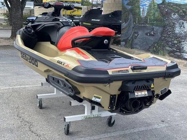 Slide: The Image of Sea-Doo RXT-X 2025 - 8