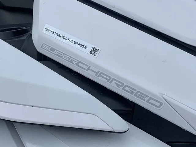 Slide: The Image of Yamaha FX Cruiser SVHO 2025 - 10