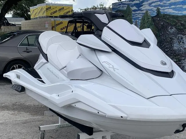 Slide: The Image of Yamaha FX Cruiser SVHO 2025 - 11