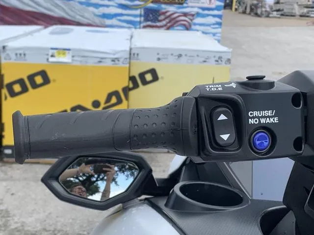 Slide: The Image of Yamaha FX Cruiser SVHO 2025 - 13