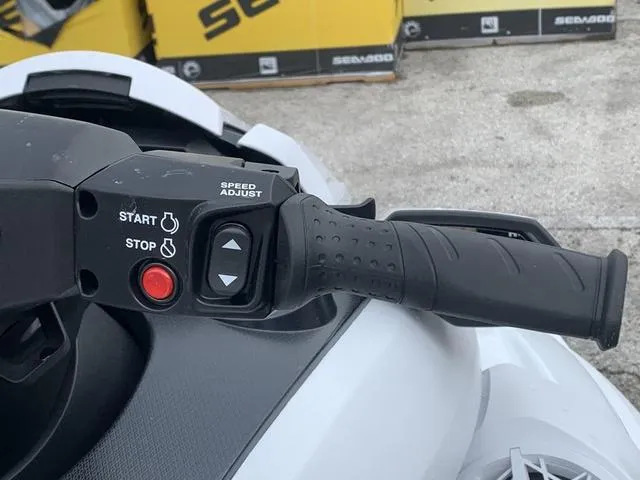 Slide: The Image of Yamaha FX Cruiser SVHO 2025 - 14