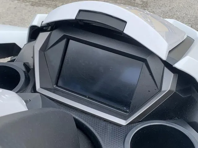 Slide: The Image of Yamaha FX Cruiser SVHO 2025 - 16