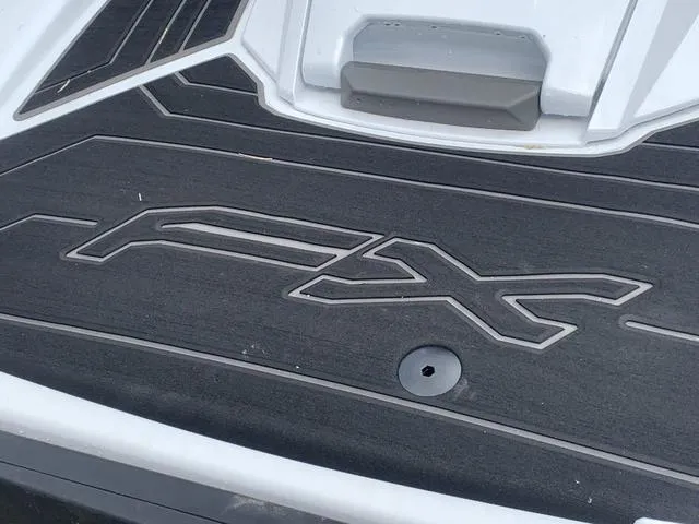 Slide: The Image of Yamaha FX Cruiser SVHO 2025 - 19