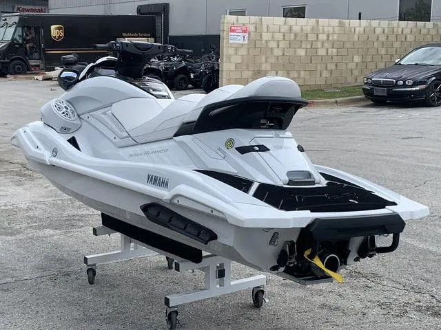 Slide: The Image of Yamaha FX Cruiser SVHO 2025 - 6