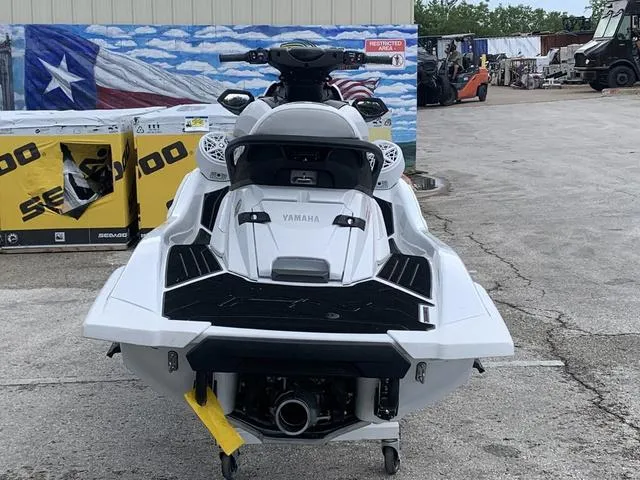 Slide: The Image of Yamaha FX Cruiser SVHO 2025 - 7