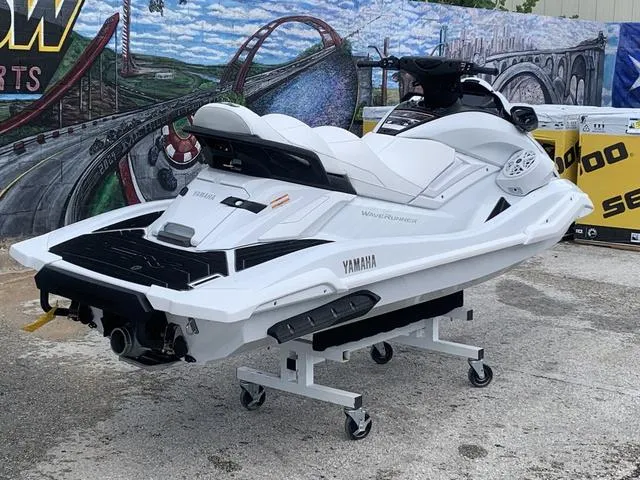 Slide: The Image of Yamaha FX Cruiser SVHO 2025 - 8