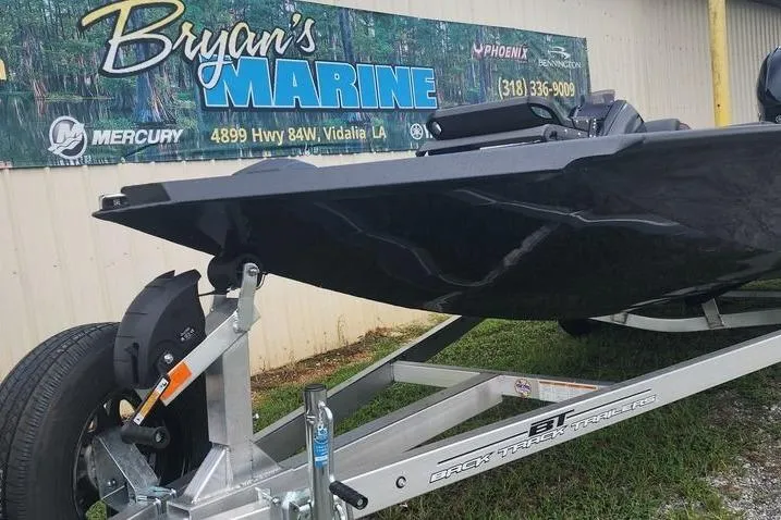 Slide: The Image of 2026 Xpress H20C Crappie Hyper-Lift boat on trailer at Bryan's Marine, Vidalia, LA. - 5