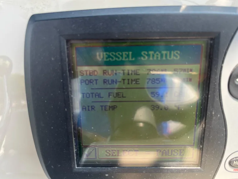 Slide: The Image of Display screen showing vessel status on 2007 Sea Ray 290 Amberjack boat. - 15