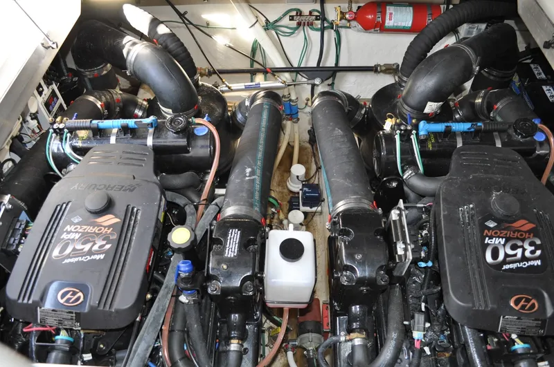Slide: The Image of Engine room of 2007 Sea Ray 290 Amberjack with twin MerCruiser 350 MPI engines. - 31