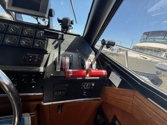 Slide: The Image of Bayliner 3288 Motoryacht 1990 - 15