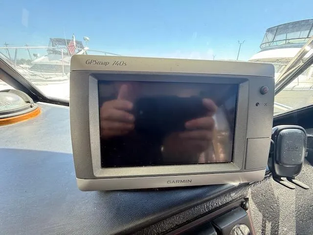 Slide: The Image of Bayliner 3288 Motoryacht 1990 - 16