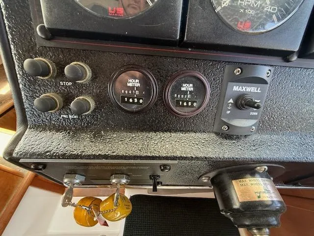 Slide: The Image of Bayliner 3288 Motoryacht 1990 - 19