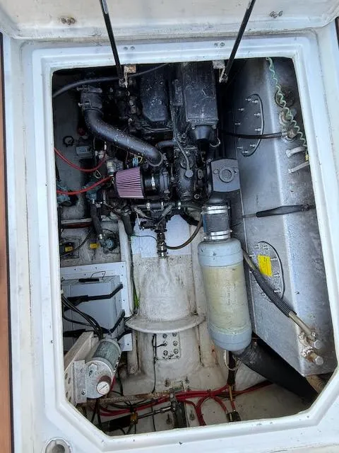 Slide: The Image of Bayliner 3288 Motoryacht 1990 - 23