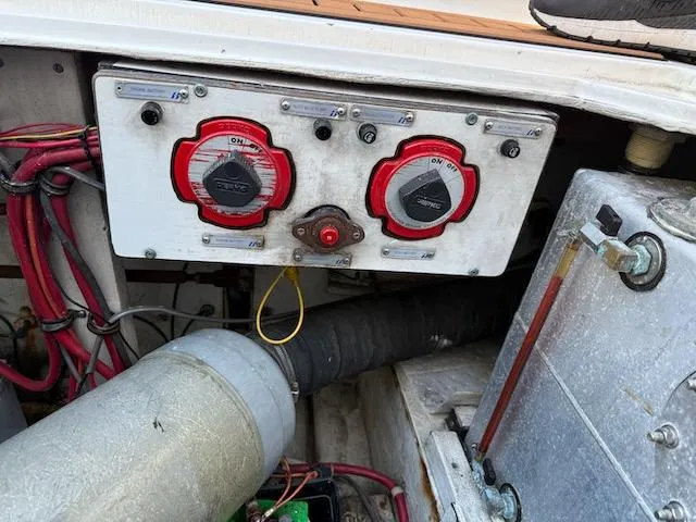 Slide: The Image of Bayliner 3288 Motoryacht 1990 - 25