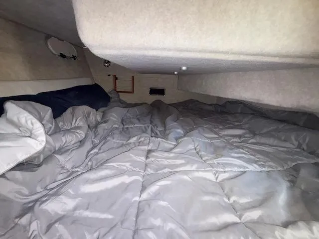 Slide: The Image of Bayliner 3288 Motoryacht 1990 - 32